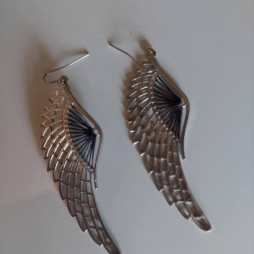 Earrings wings